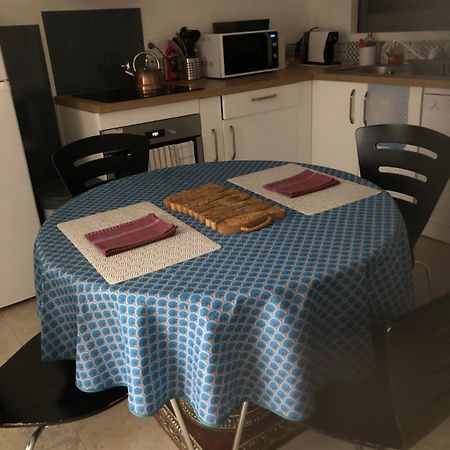 Logement Neuf Centre Du Village Aux Pieds Du Chateau غريمو المظهر الخارجي الصورة