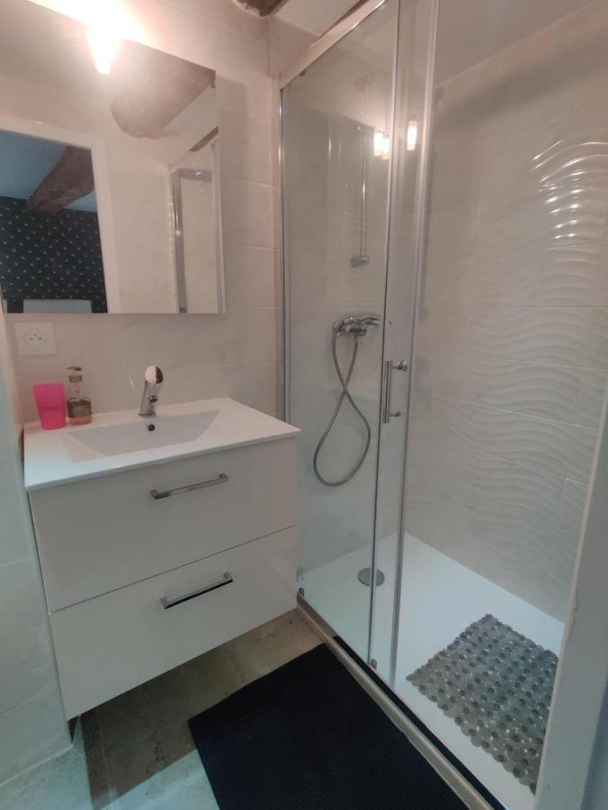 Logement Neuf Centre Du Village Aux Pieds Du Chateau غريمو المظهر الخارجي الصورة